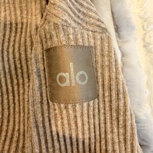 Women’s Alo Muse Pullover